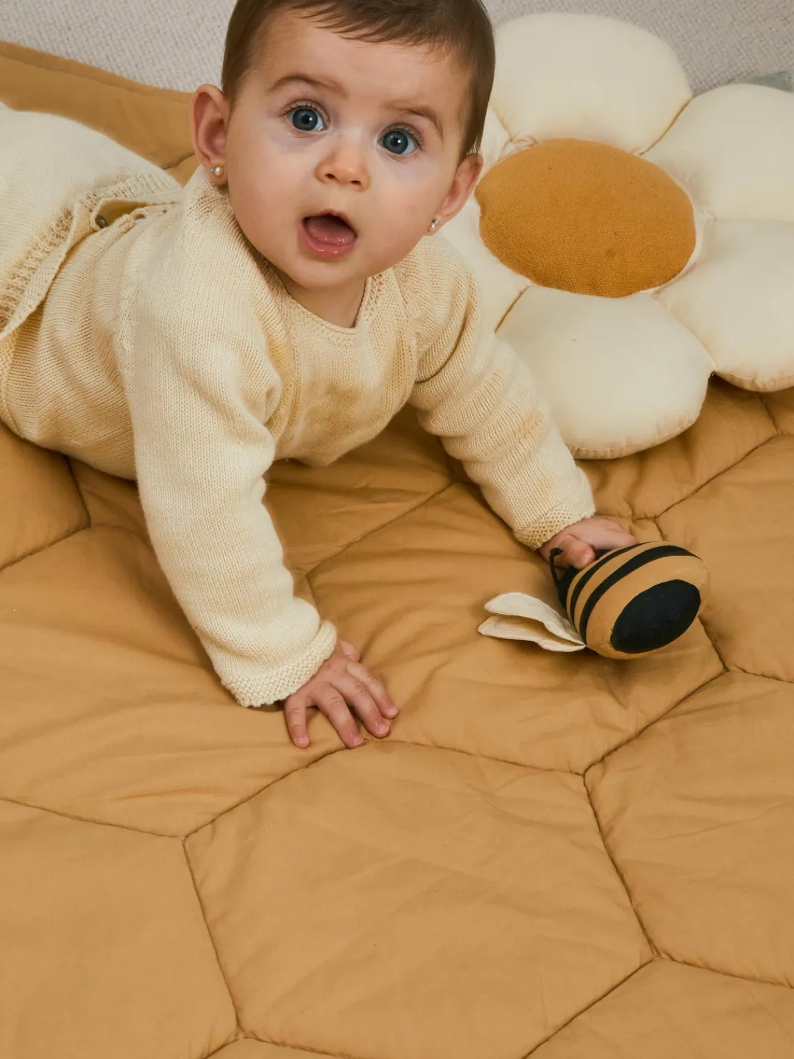 Hot Alfombra de juegos artesanal con juguetes sonajeros Honeycomb Niños Mantas Y Alfombras De Juego|Decoración Infantil