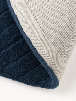 Redonda|Alfombras Rectangulares></noscript>Westwing Collection Alfombra redonda artesanal de lana Mason Azul oscuro