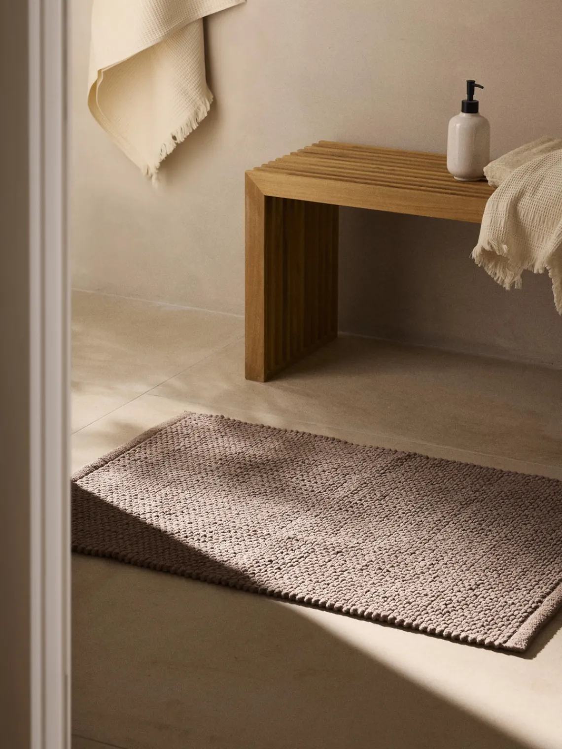 Hot Alfombrilla de baño antideslizante Lilith Alfombras De Baño|Mantas