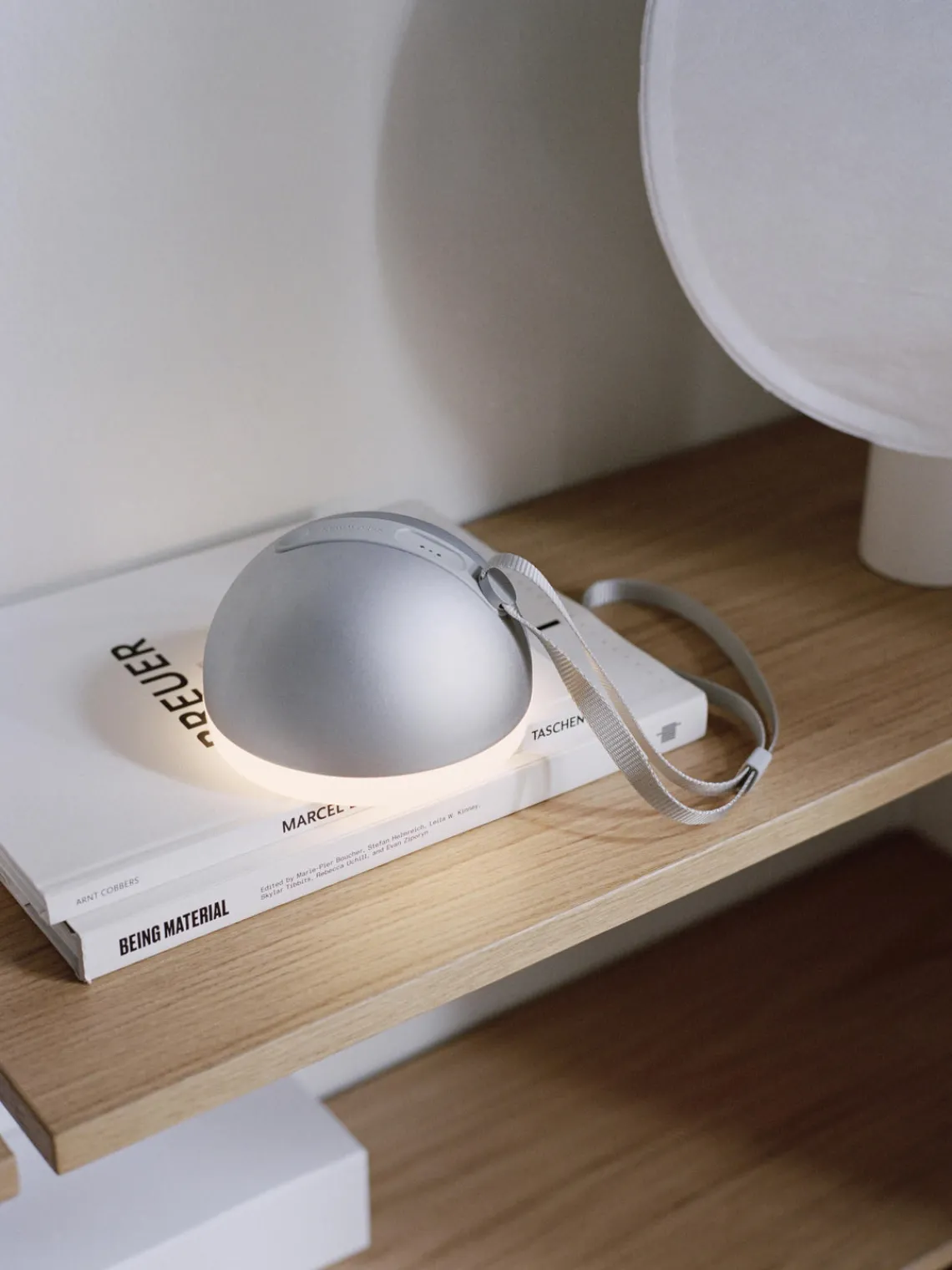 Lámparas De Techo|Iluminación Exterior>New Works Aplique regulable Sphere, portátil Gris, blanco