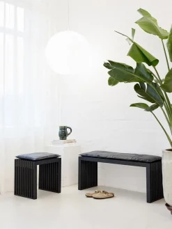 Bancos|Bancos></noscript>Cinas Banco de madera de caoba Rib Madera de caoba lacada en negro