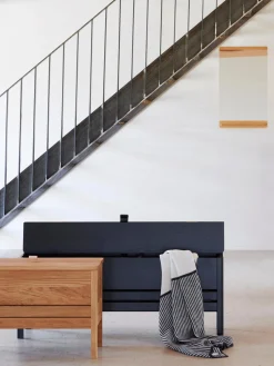 Bancos|Bancos>Form & Refine Banco de madera de roble con espacio de almacenaje A Line Madera de roble lacada en negro