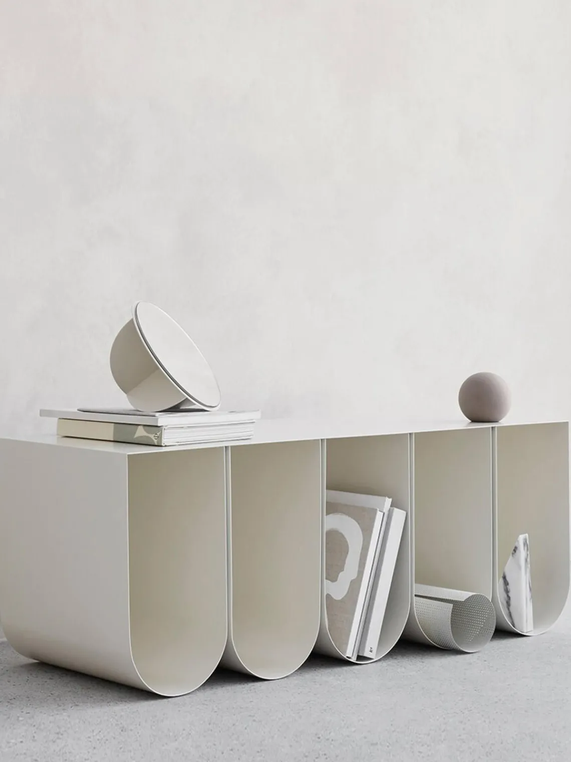 Bancos|Bancos>Kristina Dam Banco de metal Curved Beige claro