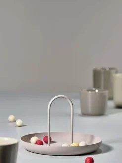 Bandejas|Vajillas Completas></noscript>Zone Denmark Bandeja de servir Singles Warm Grey con asa Gris