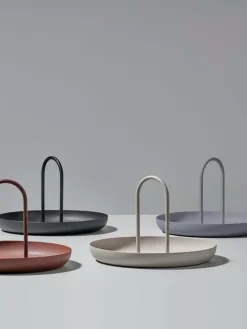 Bandejas|Vajillas Completas></noscript>Zone Denmark Bandeja de servir Singles Warm Grey con asa Gris