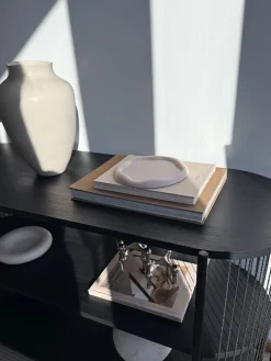 Jarrones|Bandejas Decorativas></noscript>Noma Studio Bandeja decorativa artesanal Cloud