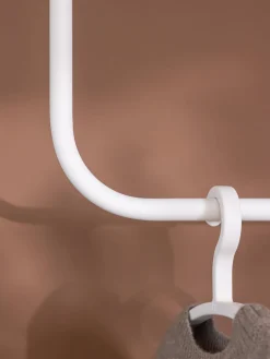 Outlet Barra de metal artesanal Enio Percheros De Pie|Percheros De Pie