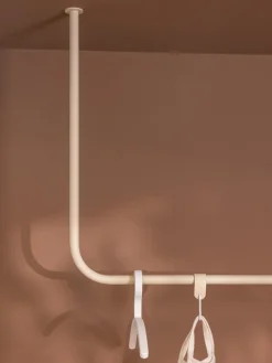 Percheros De Pie|Percheros De Pie></noscript>Metallbude Barra de metal artesanal Enio Beige