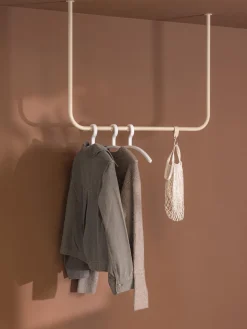 Percheros De Pie|Percheros De Pie></noscript>Metallbude Barra de metal artesanal Enio Beige