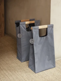 Cubos De Basura Y Reciclaje|Almacenaje De Cocina>Eva Solo Bolsa de separación de residuos Trent, 28 L Gris oscuro, madera de haya