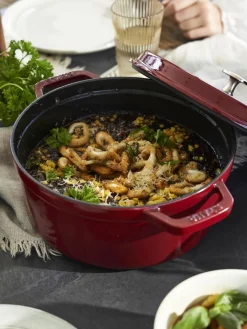 Ollas|Ollas></noscript>Staub Cacerola redonda de hierro fundido La Cocotte