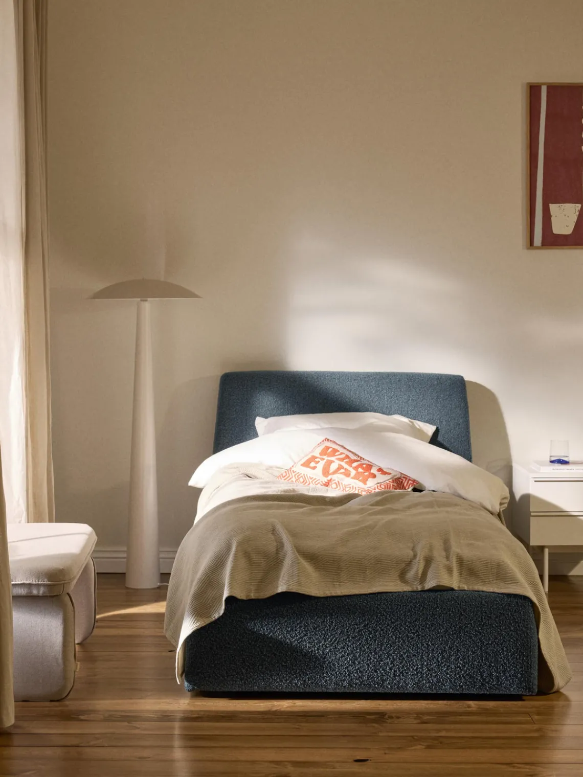 Camas Individuales|Camas Tapizadas>Westwing Collection Cama individual en tejido bouclé con espacio de almacenamiento Cloud Bouclé gris azulado