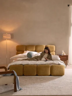 Camas Tapizadas|Camas>Westwing Collection Cama tapizada de borreguillo bouclé Tayla Borreguillo bouclé ocre