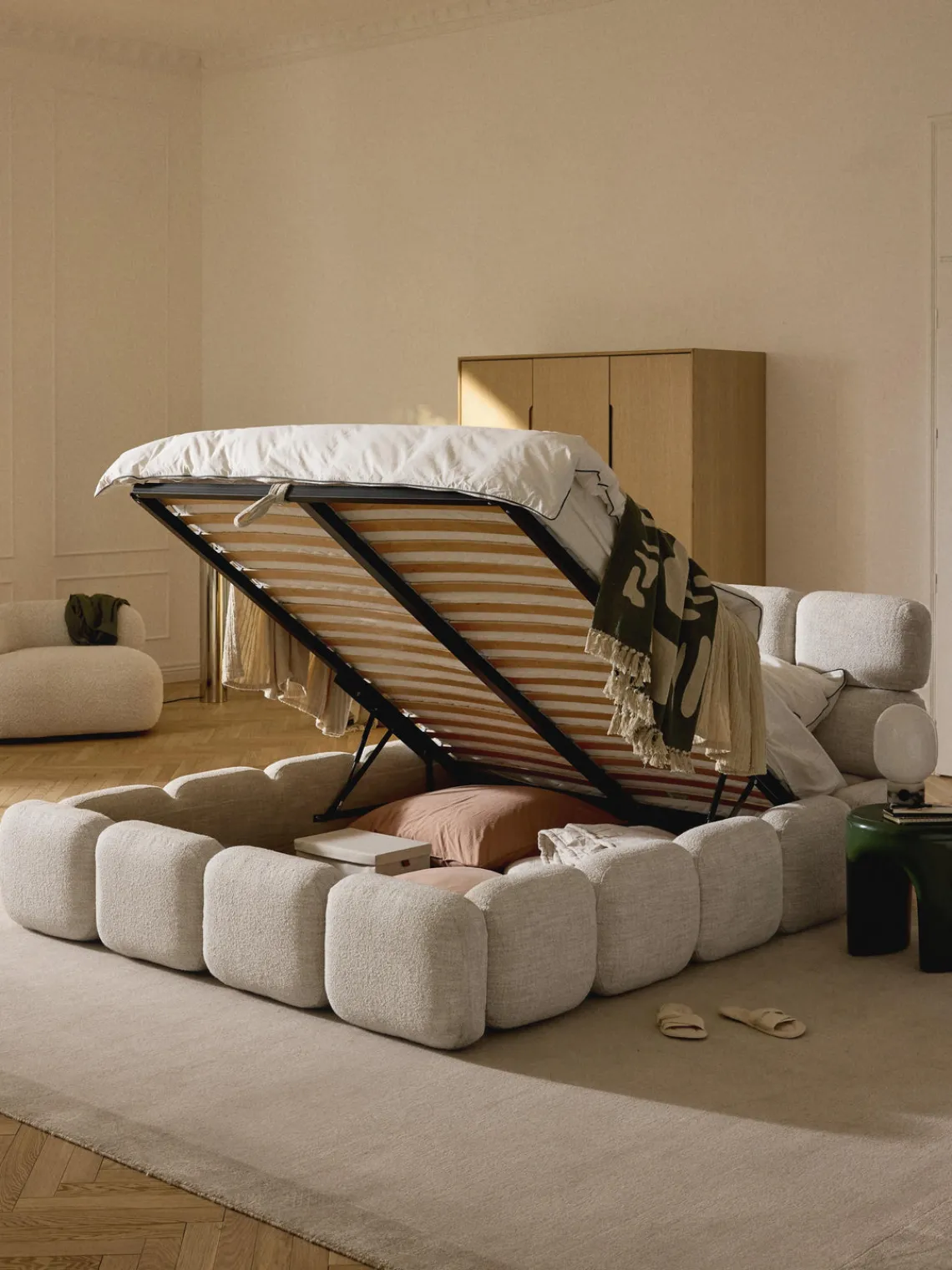 Camas Tapizadas|Camas>Westwing Collection Cama tapizada en tejido bouclé con espacio de almacenamiento Tayla Bouclé beige claro