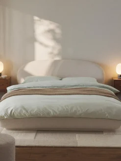 Camas Tapizadas|Camas>Westwing Collection Cama tapizada redondeada en tejido bouclé Alba Bouclé blanco Off White