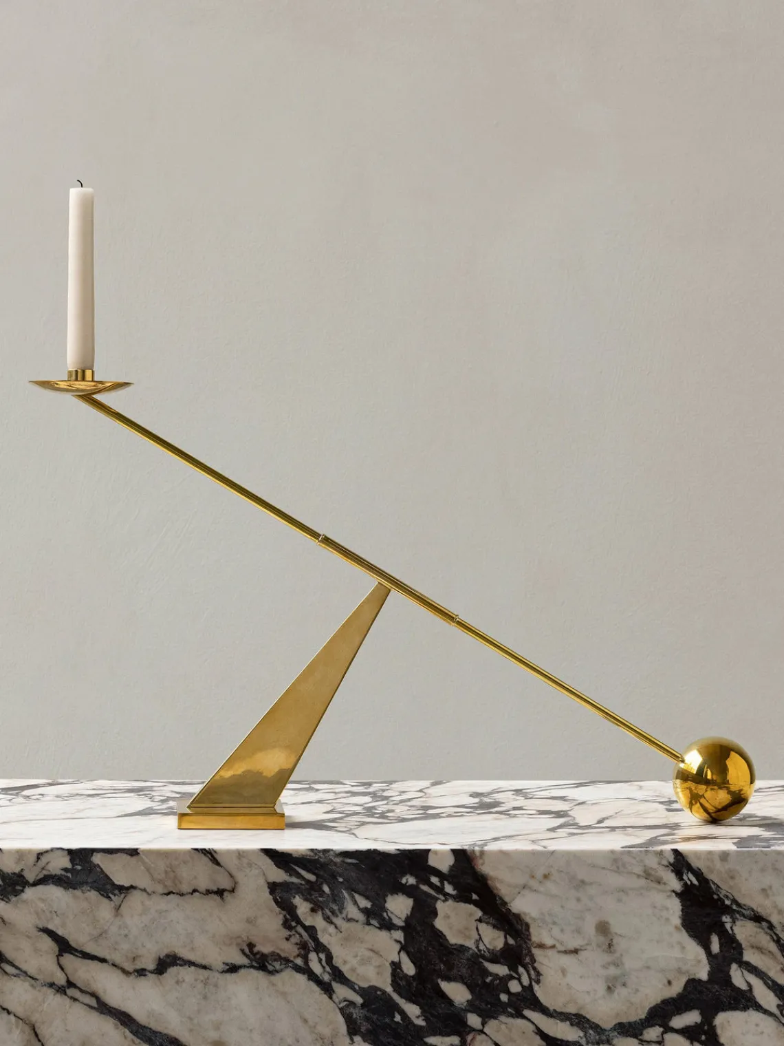 Candelabros|Jarrones>Audo Copenhagen Candelabro de metal de diseño Interconnect Latón