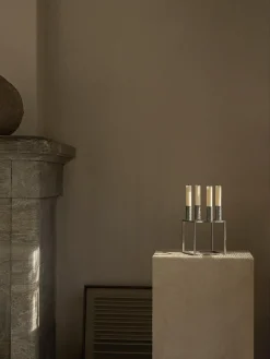 Candelabros|Jarrones></noscript>Audo Copenhagen Candelabro de metal Kubus Plateado