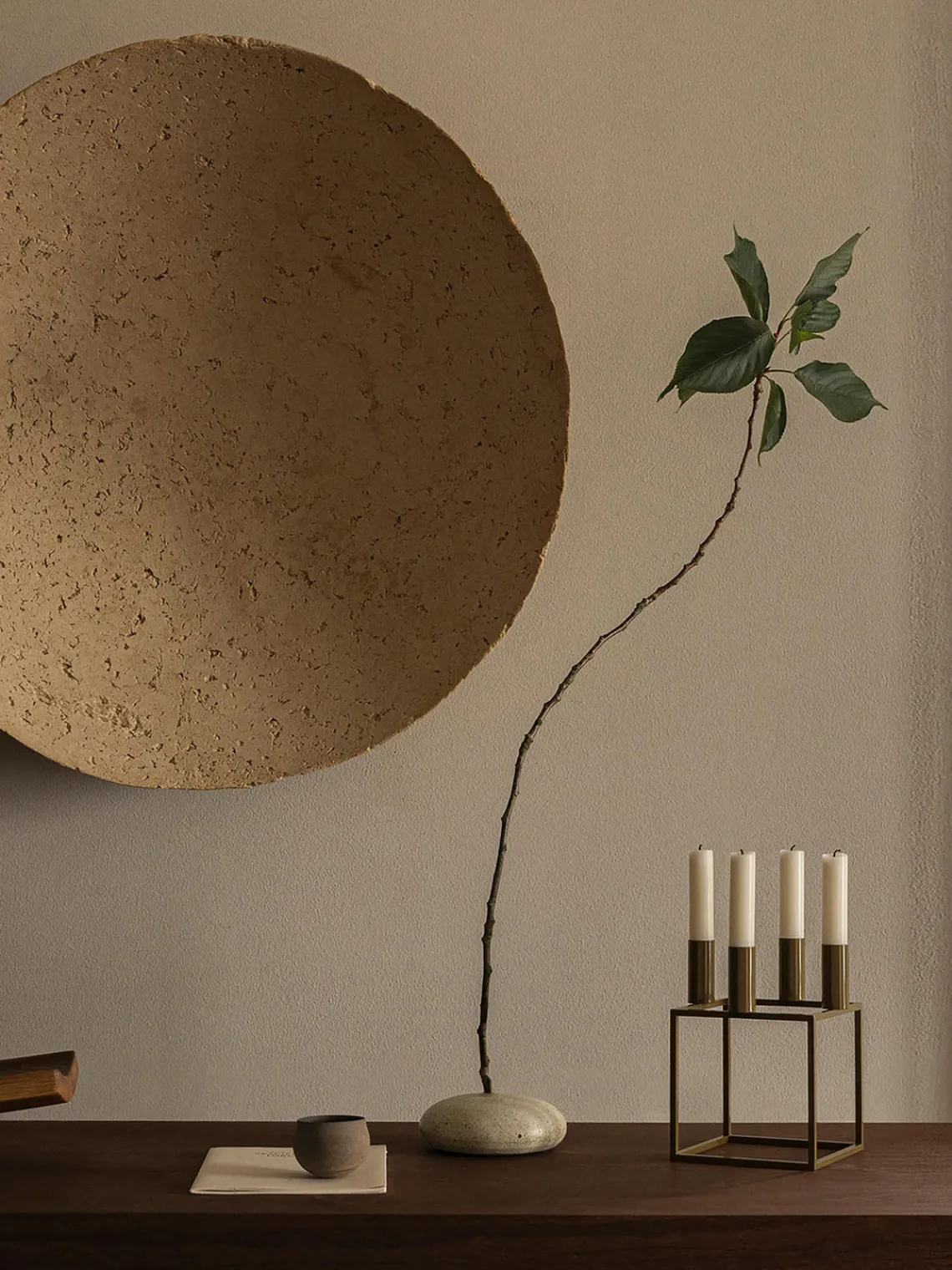 Candelabros|Jarrones>Audo Copenhagen Candelabro de metal Kubus Verde oliva