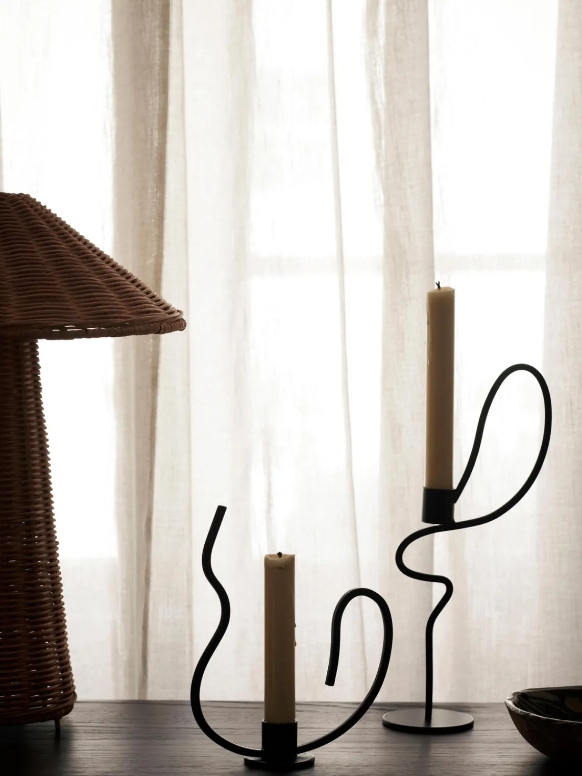 Candelabros|Jarrones>Ferm Living Candelabro de metal Valse Negro