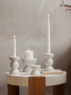 Candelabro de porcelana con relieves Tura Candelabros|Jarrones