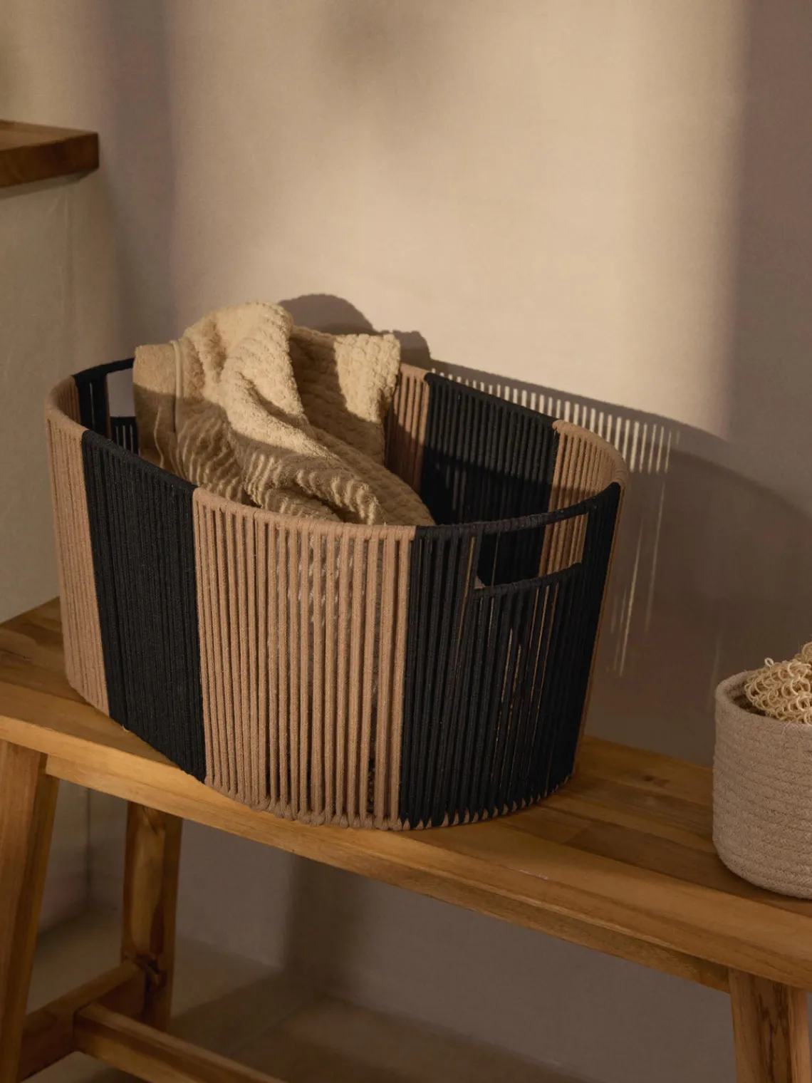 Cestos De La Ropa|Jarrones>Westwing Collection Cesta de ropa artesanal de cuerda Gabe Marrón claro, negro