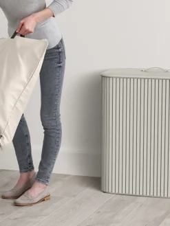 Cestos De La Ropa|Jarrones></noscript>Joseph Joseph Cesta de ropa Luxe, 2x45 L Beige claro