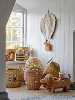 Cestas Y Cajas|Decoración Infantil></noscript>Bloomingville Mini Cesta infantil de ratán en forma de fresa Pelino