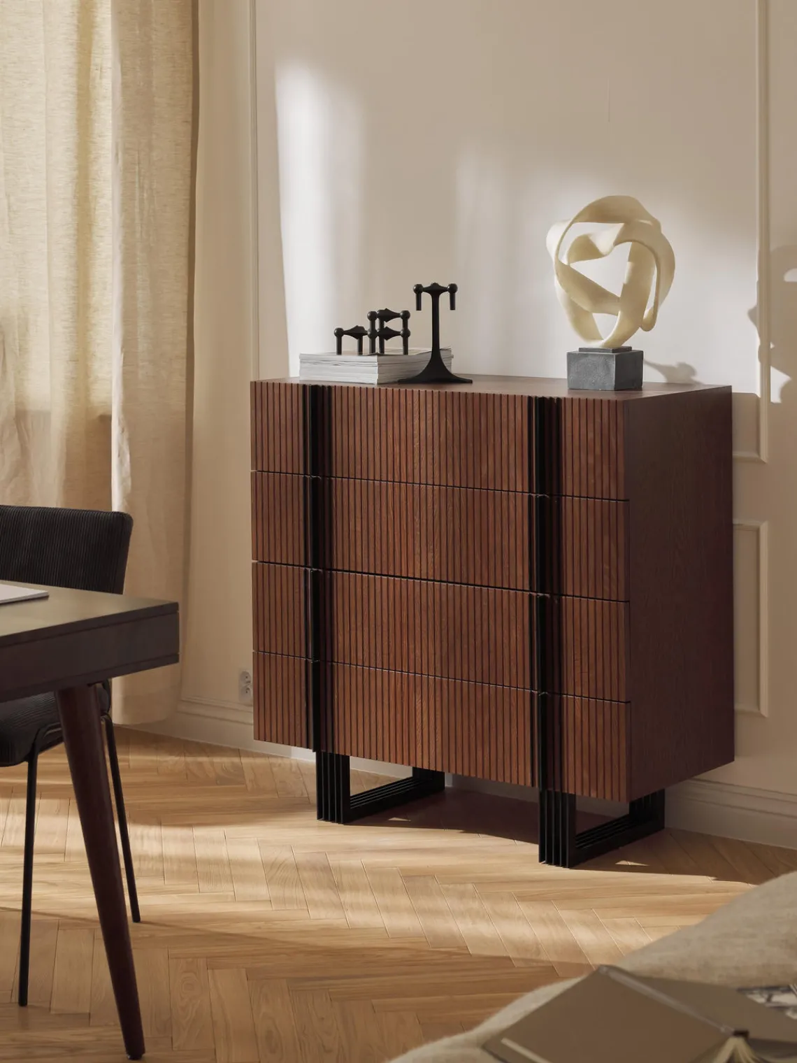 Cómodas|Cómodas>Westwing Collection Cómoda de madera Ross Madera de roble lacada en marrón oscuro