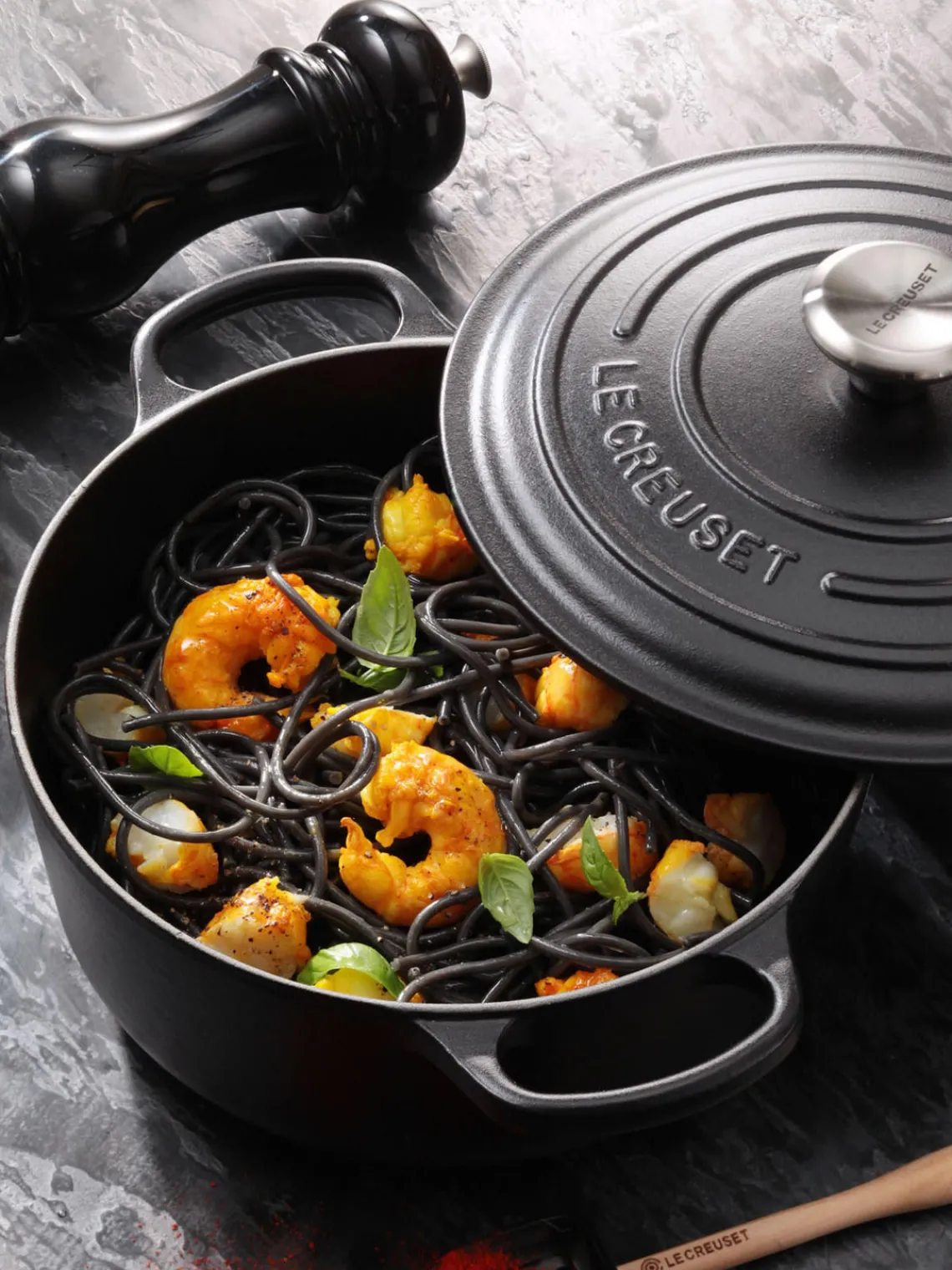 Ollas|Ollas>LE CREUSET Cocotte redonda de hierro fundido Signature Collection Negro, plateado