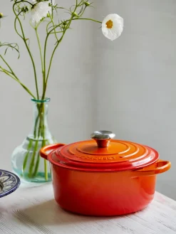 Ollas|Ollas></noscript>LE CREUSET Cocotte redondo de hierro fundido Signature Collection Tonos naranjas, plateado