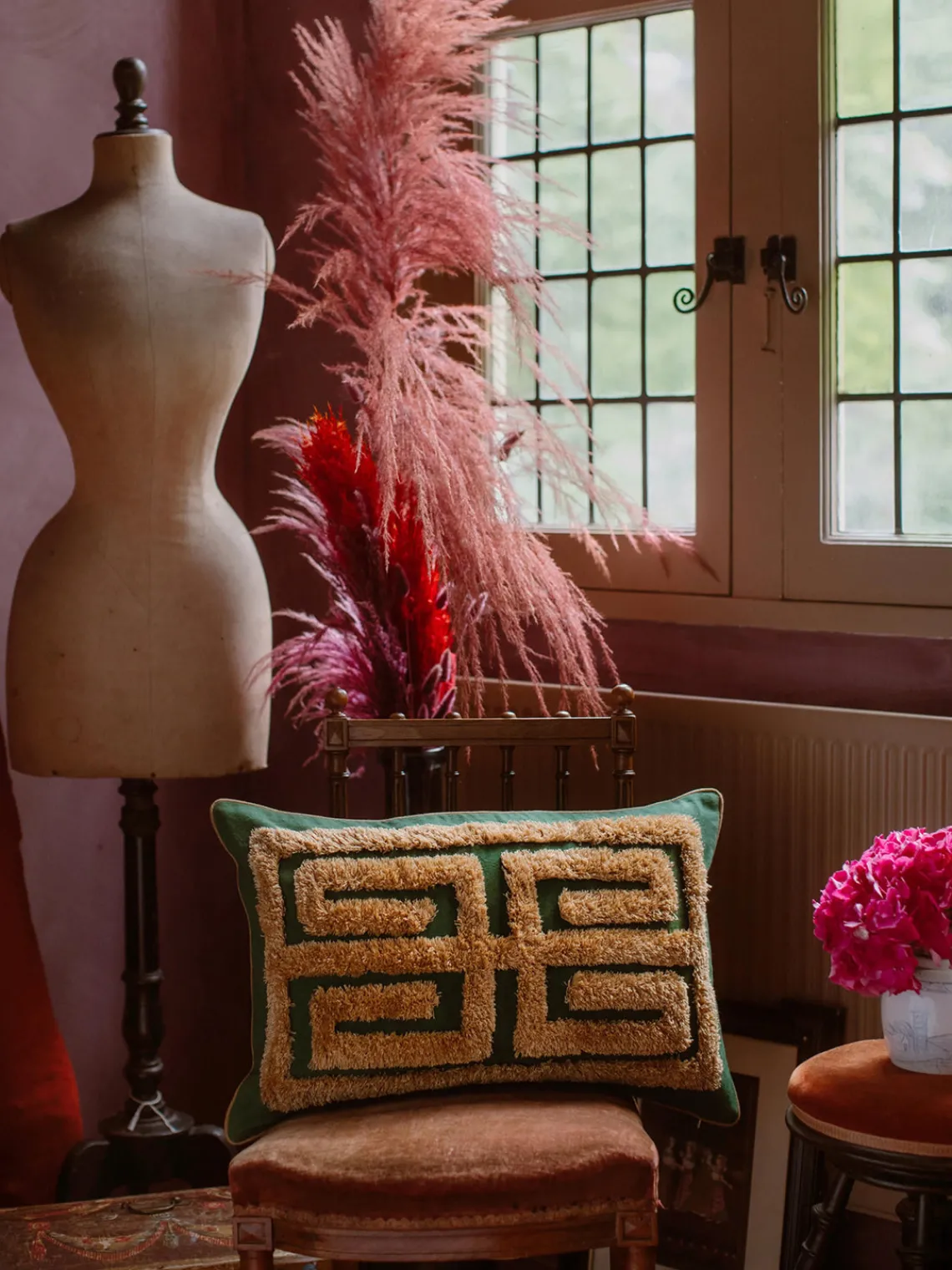 Mantas|Cojines Decorativos>Palais Cojín artesanal con decoración empenachada Cleo Verde oscuro, beige