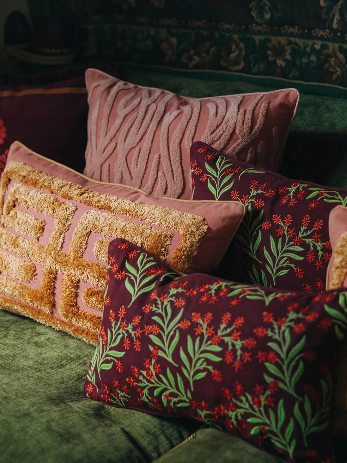 Cojines Decorativos|Mantas>Palais Cojín artesanal con mechones decorativos Cleo Rosa oscura, marrón claro