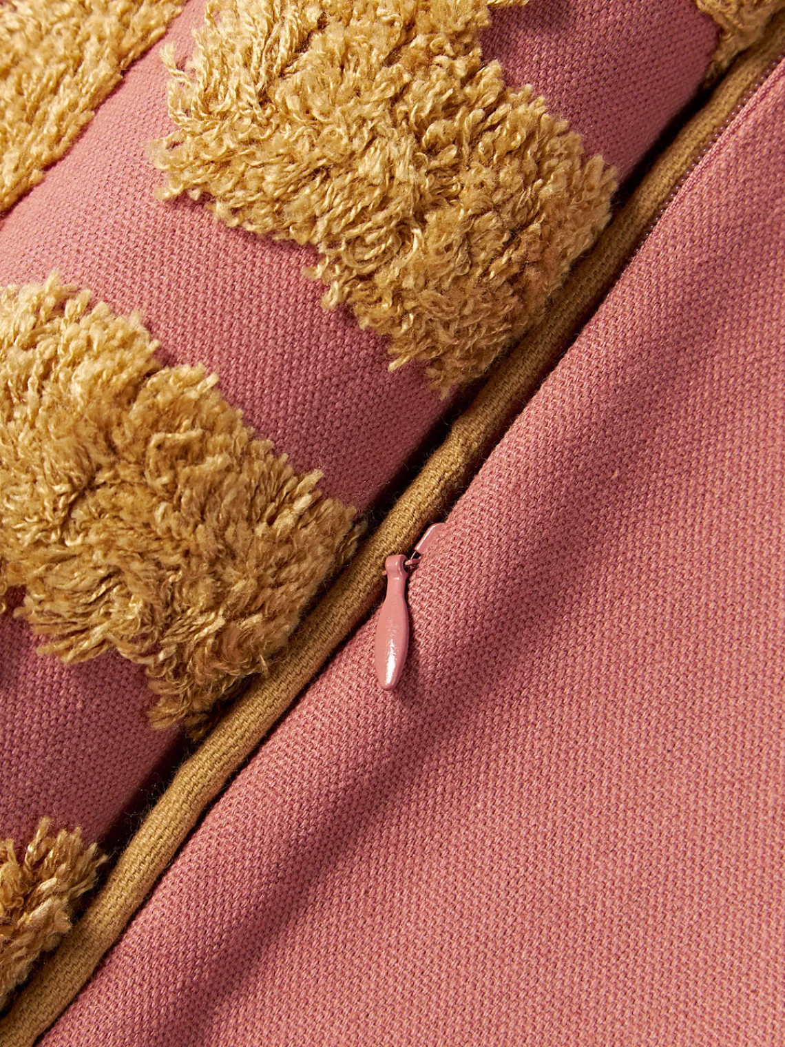 Cojines Decorativos|Mantas>Palais Cojín artesanal con mechones decorativos Cleo Rosa oscura, marrón claro