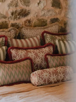 Mantas|Cojines De Exterior></noscript>Palais Cojín artesanal exterior Laura Beige claro, rosa palo, marrón claro