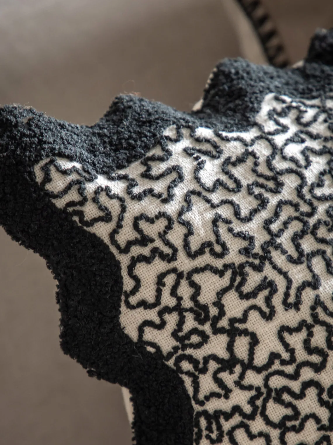 Cojines Decorativos|Mantas> Cojín de algodón con borde festoneado Tabor Negro, blanco Off White