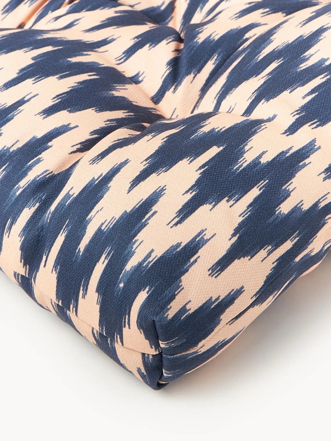 Mantas|Cojines Para Sillas>Westwing Collection Cojín de asiento para exterior con estampado ikat Maillot Azul oscuro, melocotón