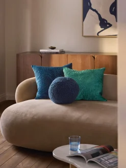 Cojines Decorativos|Mantas>Westwing Collection Cojín esférico de borreguillo Dotty Azul oscuro