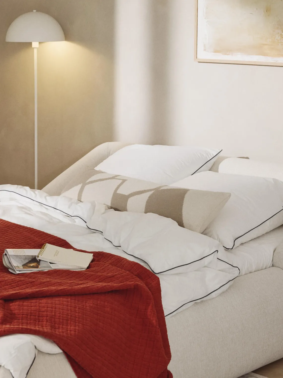 Cojines Decorativos|Mantas>Westwing Collection Cojín grande artesanal con motivos geométricos Asta Beige, beige claro