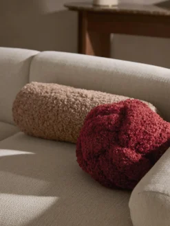 Cojines Decorativos|Mantas>Westwing Collection Cojín nudo de borreguillo Dotty Rojo vino