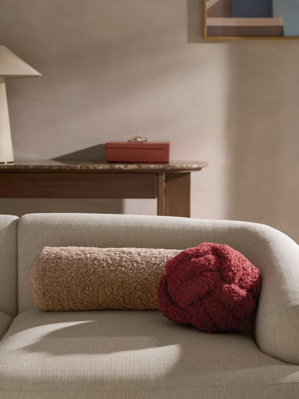 Cojines Decorativos|Mantas>Westwing Collection Cojín nudo de borreguillo Dotty Rojo vino