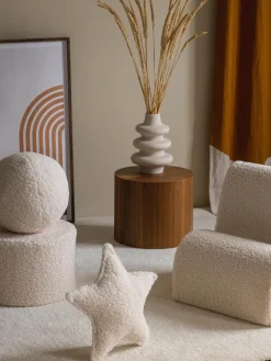 Decoración Infantil|Cojines Infantiles></noscript>Wigiwama Cojín peluche de borreguillo Star Beige claro