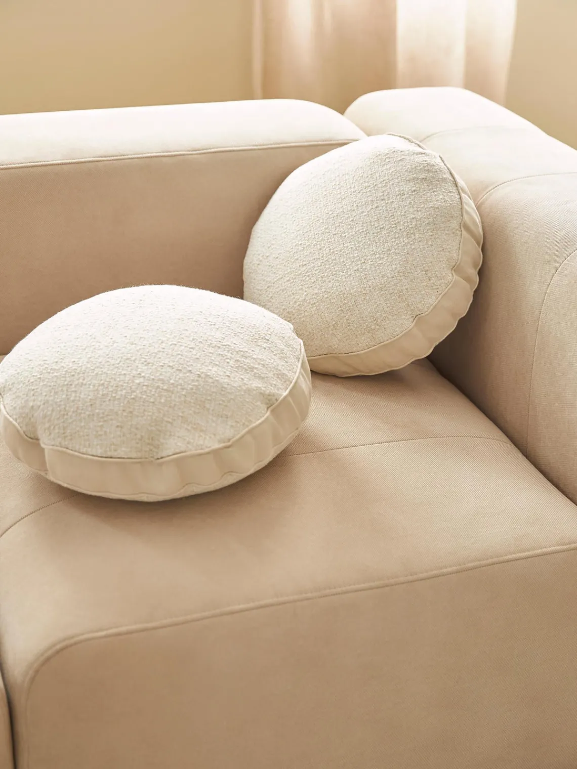 Mantas|Cojines Decorativos>Westwing Collection Cojín redondo en tejido bouclé con ribete Aya