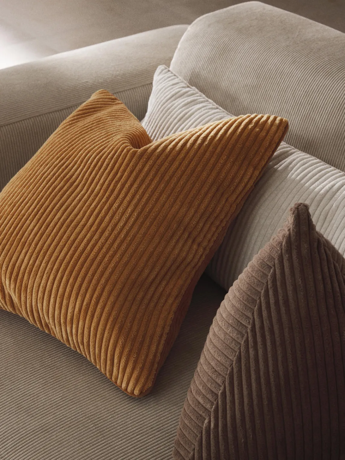 Discount Cojín triangular de pana Kylen Cojines Decorativos|Mantas