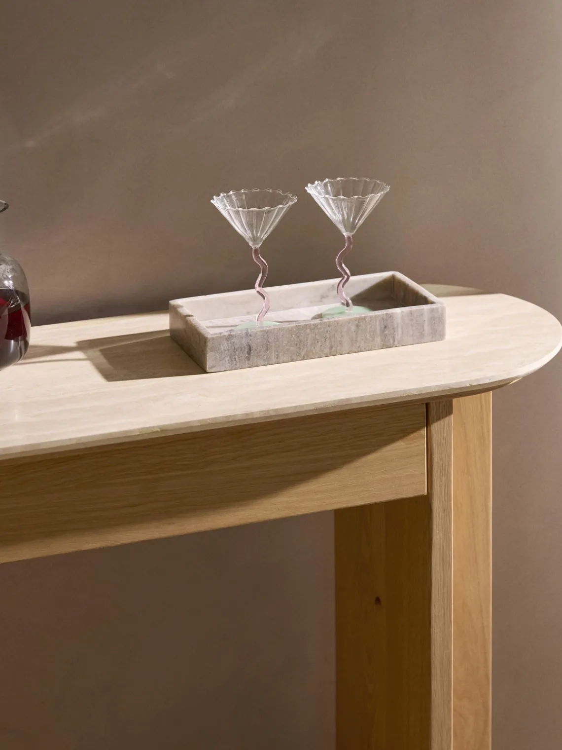 Mesas Consola|Consolas>Westwing Collection Consola de madera con tablero de travertino y cajón Zumi Madera de roble, travertino tonos beige