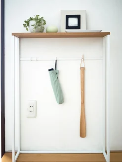 Best Consola estrecha de metal con ganchos Tower Mesas Consola|Consolas