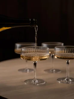 Copas De Champagne|Vajillas Completas></noscript>Westwing Collection Copas pompadour de champán artesanales con relieves Cami, 4 uds.