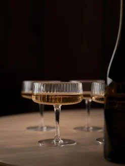 Copas De Champagne|Vajillas Completas></noscript>Westwing Collection Copas pompadour de champán artesanales con relieves Cami, 4 uds.