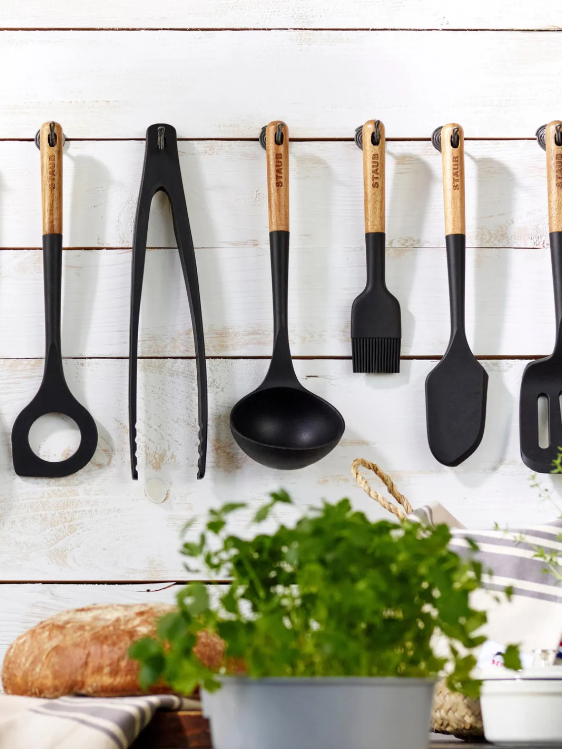 Artículos De Cocina|Utensilios De Cocina>Staub Cucharón con madera de acacia Cook Negro, madera clara