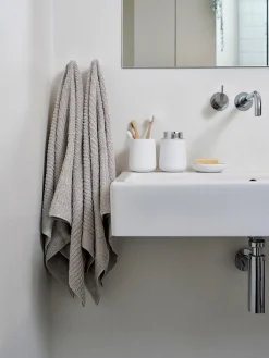 Dispensador De Jabón Y Jaboneras|Jarrones></noscript>Zone Denmark Dosificador de jabón de porcelana Nova One Blanco, plateado