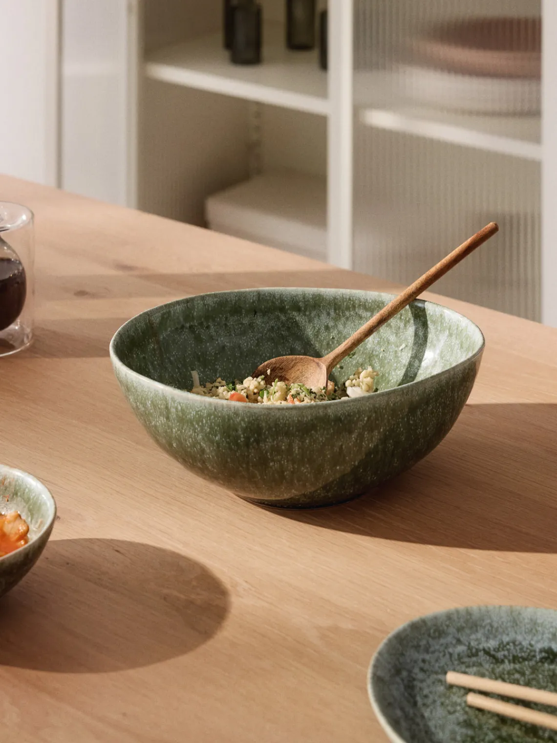 Cuencos Y Platos De Servir|Vajillas Completas>Westwing Collection Ensaladera artesanal con forma orgánica Macey Tonos verdes brillante